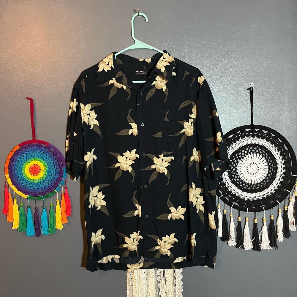 AxCess/men Hawaiian Button Up Shirt Thrifted 🪷